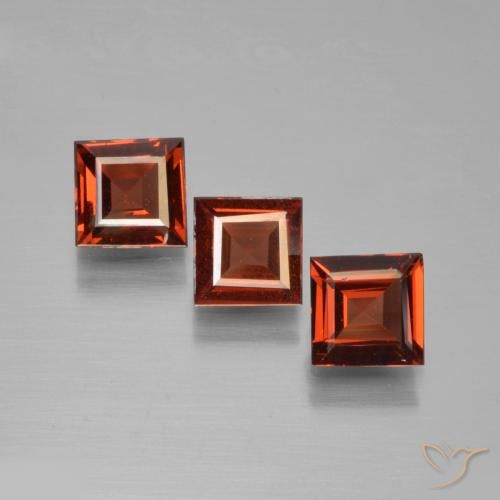 Shop natural 1.82ct 明るい赤 パイロープガーネット gems, 四角形, from モザンビーグ at GemSelect. In stock, global shipping!