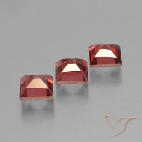 Shop natural 2.80ct ミディアムレッド パイロープガーネット gems, 四角形, from モザンビーグ at GemSelect. In stock, global shipping!