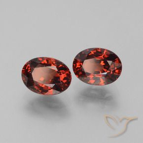 Shop natural 3.57ct ディープレッド パイロープガーネット gems, 楕円形, from モザンビーグ at GemSelect. In stock, global shipping!