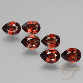Shop natural 5.07ct ミディアムレッド パイロープガーネット gems, 洋梨の形, from モザンビーグ at GemSelect. In stock, global shipping!