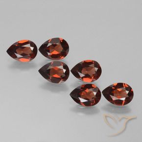 Shop natural 4.61ct ディープレッド パイロープガーネット gems, 洋梨の形, from モザンビーグ at GemSelect. In stock, global shipping!