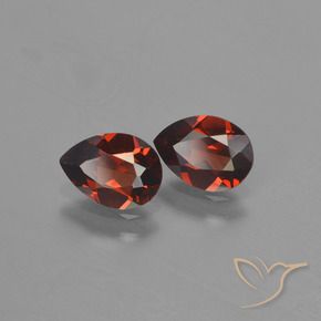 Shop natural 1.62ct ダークレッド パイロープガーネット gems, 洋梨の形, from モザンビーグ at GemSelect. In stock, global shipping!