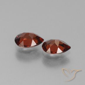 Shop natural 1.64ct ダークレッド パイロープガーネット gems, 洋梨の形, from モザンビーグ at GemSelect. In stock, global shipping!