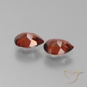 Shop natural 1.72ct 明るい赤 パイロープガーネット gems, 洋梨の形, from モザンビーグ at GemSelect. In stock, global shipping!