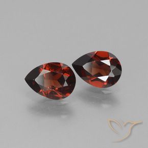 Shop natural 1.65ct ダークレッド パイロープガーネット gems, 洋梨の形, from モザンビーグ at GemSelect. In stock, global shipping!