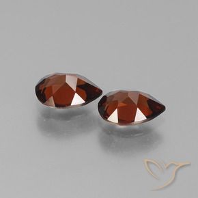Shop natural 1.65ct ダークレッド パイロープガーネット gems, 洋梨の形, from モザンビーグ at GemSelect. In stock, global shipping!