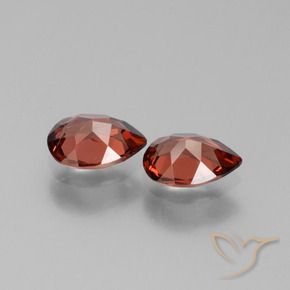 Shop natural 1.59ct ミディアムダークレッド パイロープガーネット gems, 洋梨の形, from モザンビーグ at GemSelect. In stock, global shipping!
