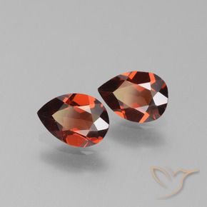 Shop natural 1.60ct ダークレッド パイロープガーネット gems, 洋梨の形, from モザンビーグ at GemSelect. In stock, global shipping!