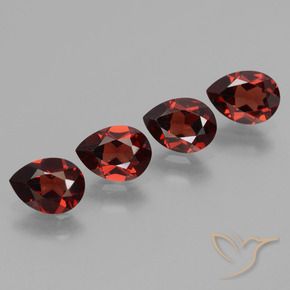 Shop natural 3.56ct ディープレッド パイロープガーネット gems, 洋梨の形, from モザンビーグ at GemSelect. In stock, global shipping!