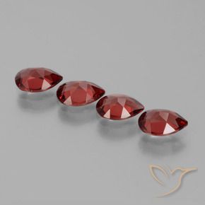 Shop natural 3.06ct ダークレッド パイロープガーネット gems, 洋梨の形, from モザンビーグ at GemSelect. In stock, global shipping!