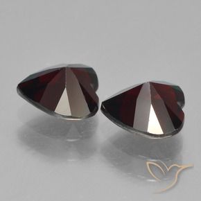 Shop natural 1.71ct 黒がかった赤 パイロープガーネット gems, 心臓, from モザンビーグ at GemSelect. In stock, global shipping!