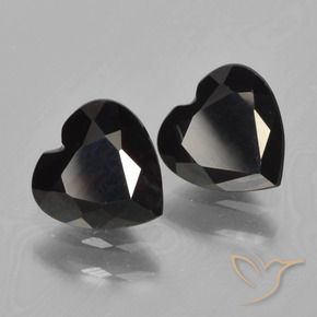 Shop natural 1.66ct ダークレッド パイロープガーネット gems, 心臓, from モザンビーグ at GemSelect. In stock, global shipping!