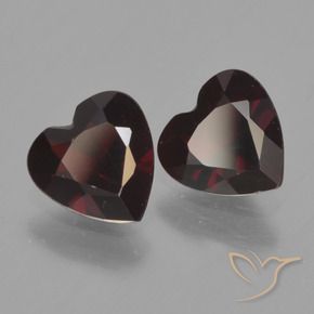 Shop natural 1.49ct ダークレッド パイロープガーネット gems, 心臓, from モザンビーグ at GemSelect. In stock, global shipping!