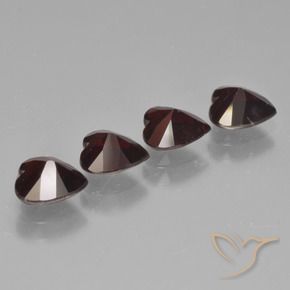 Shop natural 3.24ct 黒がかった赤 パイロープガーネット gems, 心臓, from モザンビーグ at GemSelect. In stock, global shipping!