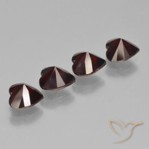 Shop natural 3.38ct 黒がかった赤 パイロープガーネット gems, 心臓, from モザンビーグ at GemSelect. In stock, global shipping!