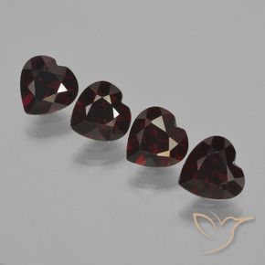 Shop natural 3.17ct ダークレッド パイロープガーネット gems, 心臓, from モザンビーグ at GemSelect. In stock, global shipping!