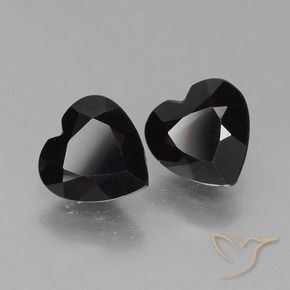 Shop natural 1.73ct ダークレッド パイロープガーネット gems, 心臓, from モザンビーグ at GemSelect. In stock, global shipping!