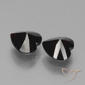 Shop natural 1.73ct ダークレッド パイロープガーネット gems, 心臓, from モザンビーグ at GemSelect. In stock, global shipping!