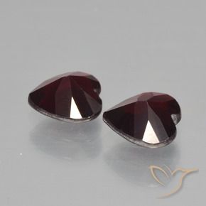 Shop natural 1.76ct ダークレッド パイロープガーネット gems, 心臓, from モザンビーグ at GemSelect. In stock, global shipping!