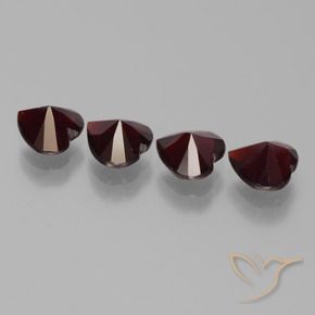 Shop natural 3.52ct ダークレッド パイロープガーネット gems, 心臓, from モザンビーグ at GemSelect. In stock, global shipping!