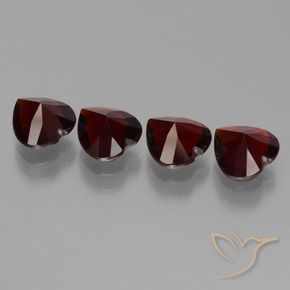 Shop natural 3.02ct 黒がかった赤 パイロープガーネット gems, 心臓, from モザンビーグ at GemSelect. In stock, global shipping!