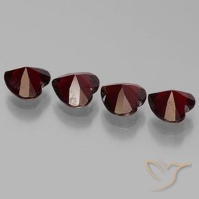 Shop natural 3.29ct 濃いブラッドレッド パイロープガーネット gems, 心臓, from モザンビーグ at GemSelect. In stock, global shipping!