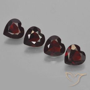 Shop natural 3.17ct ダークレッド パイロープガーネット gems, 心臓, from モザンビーグ at GemSelect. In stock, global shipping!