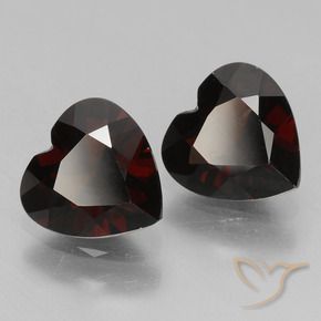 Shop natural 1.73ct ダークレッド パイロープガーネット gems, 心臓, from モザンビーグ at GemSelect. In stock, global shipping!