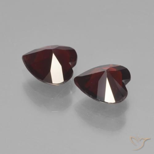 Shop natural 1.45ct 黒がかった赤 パイロープガーネット gems, 心臓, from モザンビーグ at GemSelect. In stock, global shipping!