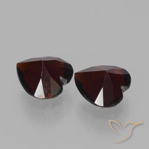 Shop natural 1.74ct 黒がかった赤 パイロープガーネット gems, 心臓, from モザンビーグ at GemSelect. In stock, global shipping!