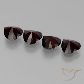 Shop natural 2.88ct 黒がかった赤 パイロープガーネット gems, 心臓, from モザンビーグ at GemSelect. In stock, global shipping!