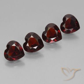 Shop natural 3.07ct ダークレッド パイロープガーネット gems, 心臓, from モザンビーグ at GemSelect. In stock, global shipping!