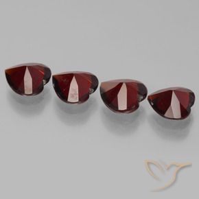 Shop natural 3.07ct ダークレッド パイロープガーネット gems, 心臓, from モザンビーグ at GemSelect. In stock, global shipping!