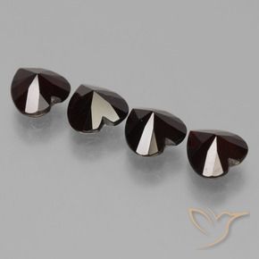 Shop natural 3.85ct ダークレッド パイロープガーネット gems, 心臓, from モザンビーグ at GemSelect. In stock, global shipping!