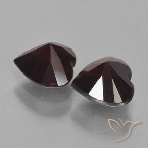 Shop natural 1.96ct ダークレッド パイロープガーネット gems, 心臓, from モザンビーグ at GemSelect. In stock, global shipping!