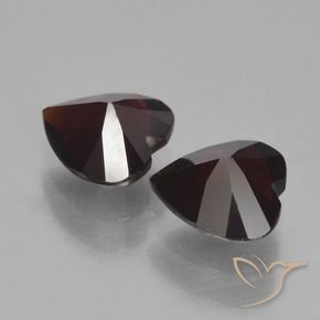 Shop natural 1.63ct 黒がかった赤 パイロープガーネット gems, 心臓, from モザンビーグ at GemSelect. In stock, global shipping!