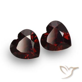 Shop natural 1.77ct 黒がかった赤 パイロープガーネット gems, 心臓, from モザンビーグ at GemSelect. In stock, global shipping!