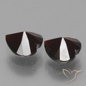 Shop natural 1.70ct ダークレッド パイロープガーネット gems, 心臓, from モザンビーグ at GemSelect. In stock, global shipping!