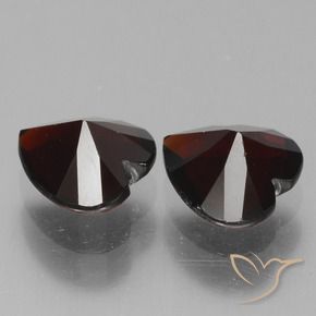 Shop natural 1.80ct 黒がかった赤 パイロープガーネット gems, 心臓, from モザンビーグ at GemSelect. In stock, global shipping!