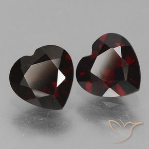 Shop natural 1.72ct 黒がかった赤 パイロープガーネット gems, 心臓, from モザンビーグ at GemSelect. In stock, global shipping!