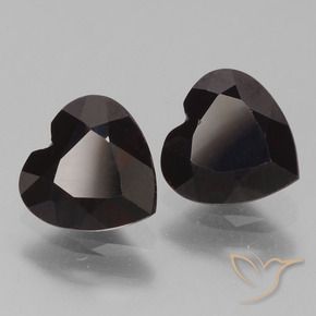 Shop natural 1.73ct ダークレッド パイロープガーネット gems, 心臓, from モザンビーグ at GemSelect. In stock, global shipping!