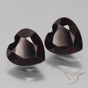 Shop natural 1.66ct 黒がかった赤 パイロープガーネット gems, 心臓, from モザンビーグ at GemSelect. In stock, global shipping!
