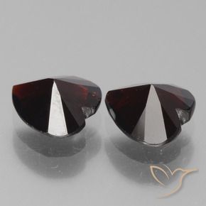 Shop natural 1.66ct 黒がかった赤 パイロープガーネット gems, 心臓, from モザンビーグ at GemSelect. In stock, global shipping!