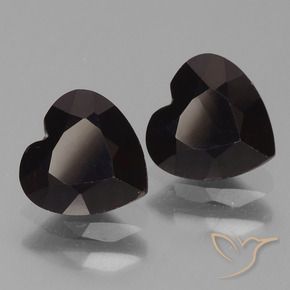Shop natural 1.81ct 黒がかった赤 パイロープガーネット gems, 心臓, from モザンビーグ at GemSelect. In stock, global shipping!