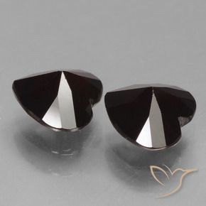 Shop natural 1.81ct 黒がかった赤 パイロープガーネット gems, 心臓, from モザンビーグ at GemSelect. In stock, global shipping!