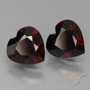 Shop natural 1.64ct 黒がかった赤 パイロープガーネット gems, 心臓, from モザンビーグ at GemSelect. In stock, global shipping!
