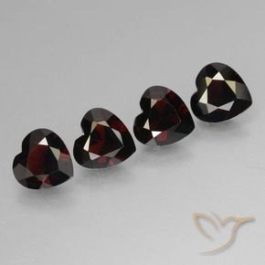 Shop natural 3.18ct ダークレッド パイロープガーネット gems, 心臓, from モザンビーグ at GemSelect. In stock, global shipping!