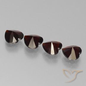 Shop natural 3.18ct ダークレッド パイロープガーネット gems, 心臓, from モザンビーグ at GemSelect. In stock, global shipping!