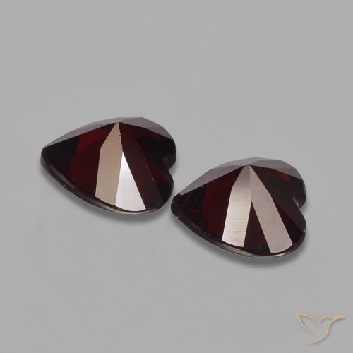 Shop natural 1.68ct ダークレッド パイロープガーネット gems, 心臓, from モザンビーグ at GemSelect. In stock, global shipping!