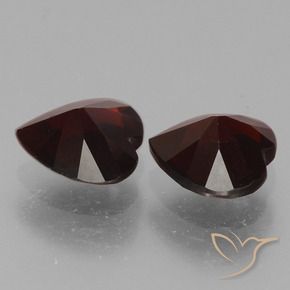 Shop natural 1.63ct ダークレッド パイロープガーネット gems, 心臓, from モザンビーグ at GemSelect. In stock, global shipping!